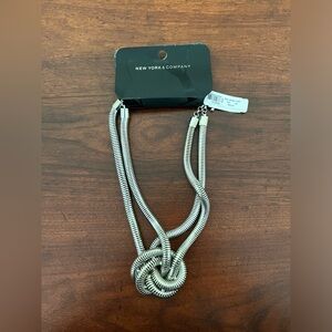 NWT-New York & Company Chunky Knot Necklace